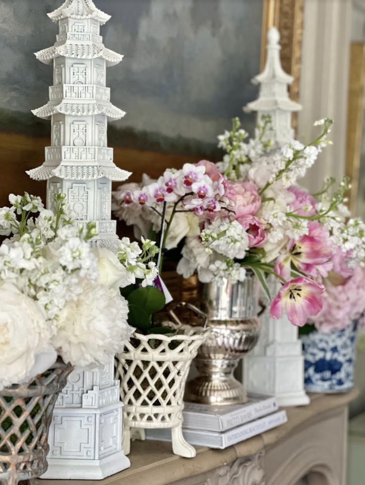 White Lattice Lattice Footed Planter