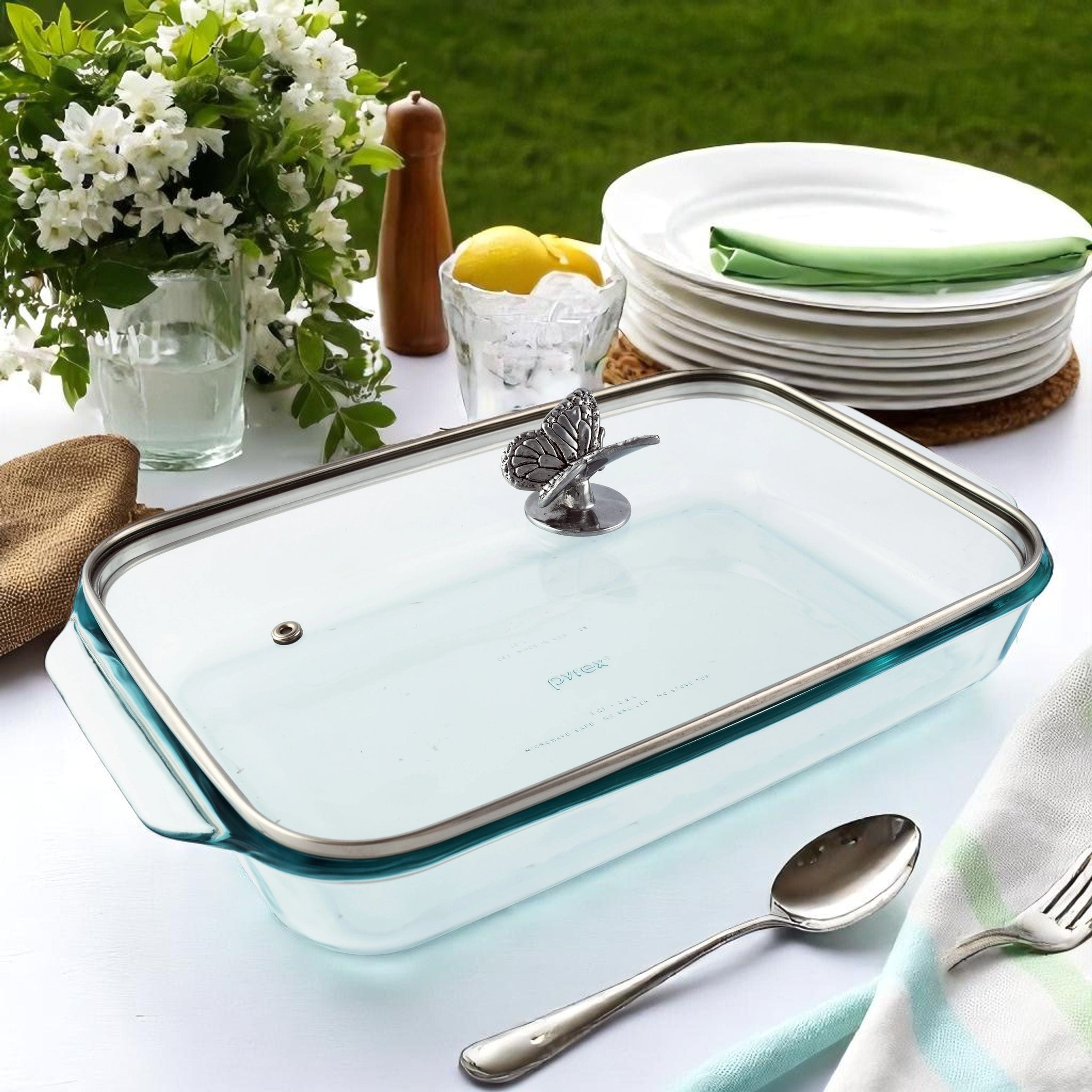 Butterfly Lid with Pyrex 3 quart Baking Dish