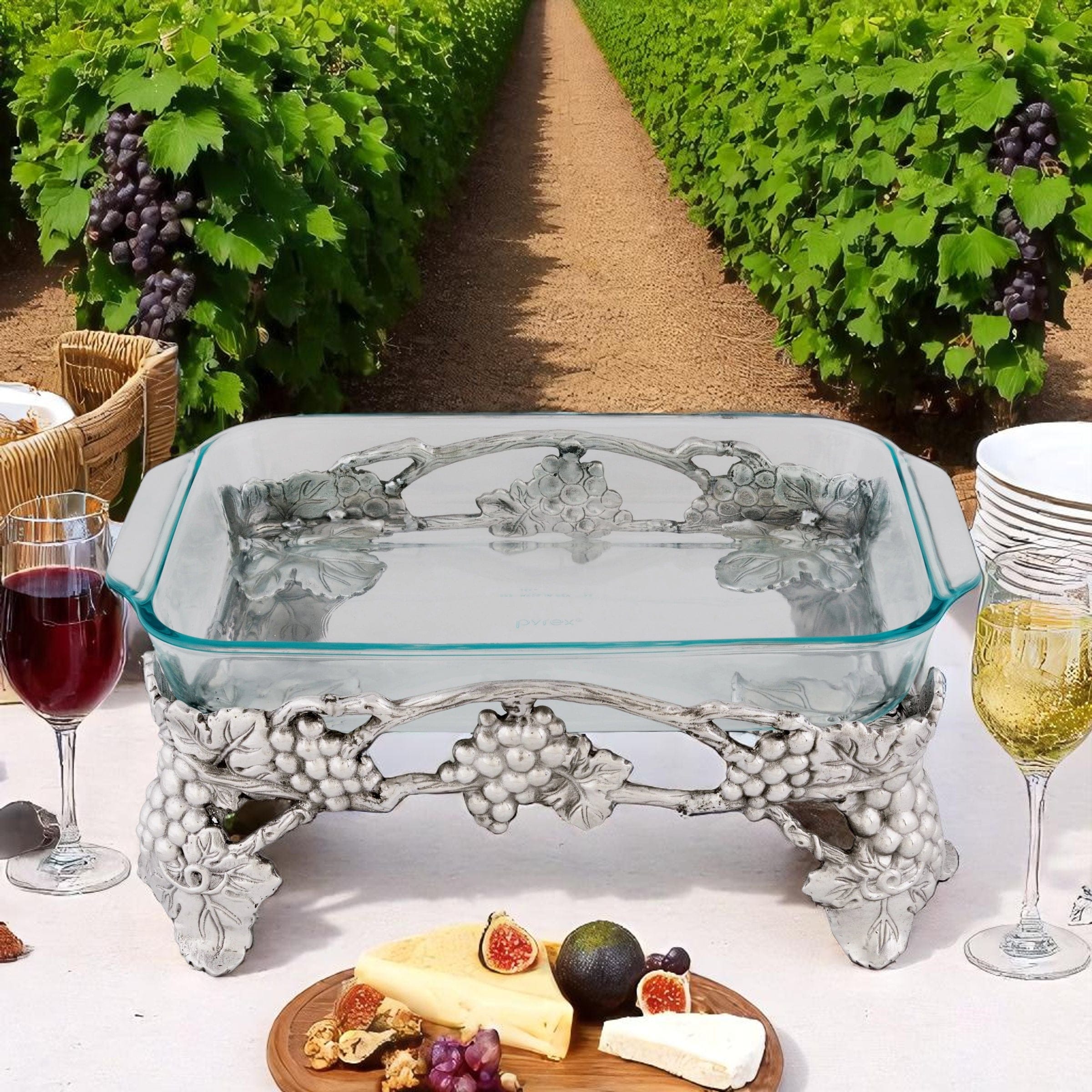 Elevated Grape Pyrex Holder 3qt
