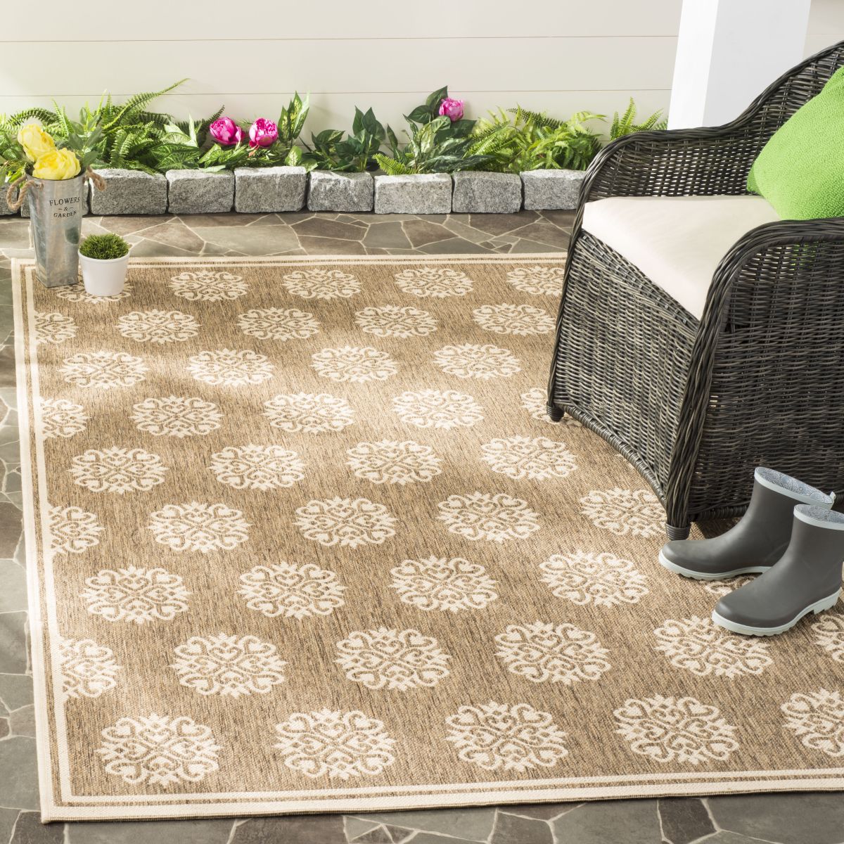 Safavieh Beach House 181 Rug, BHS181 - Beige / Cream