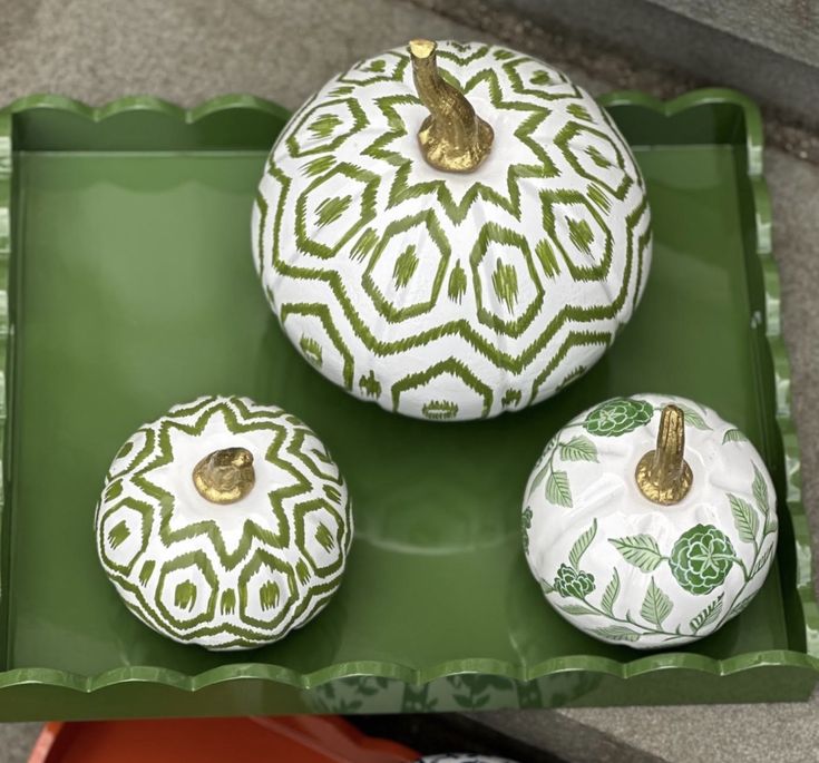 Green LACQUERED TRAY