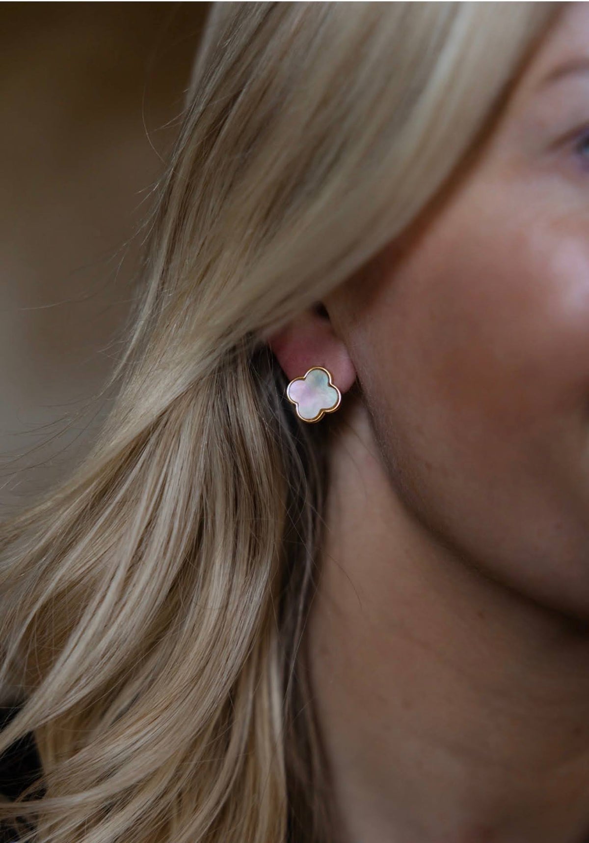 Elle- Clover Mother of Pearl Stud Earring - 18k Gold Plated-Darby Clark Collection