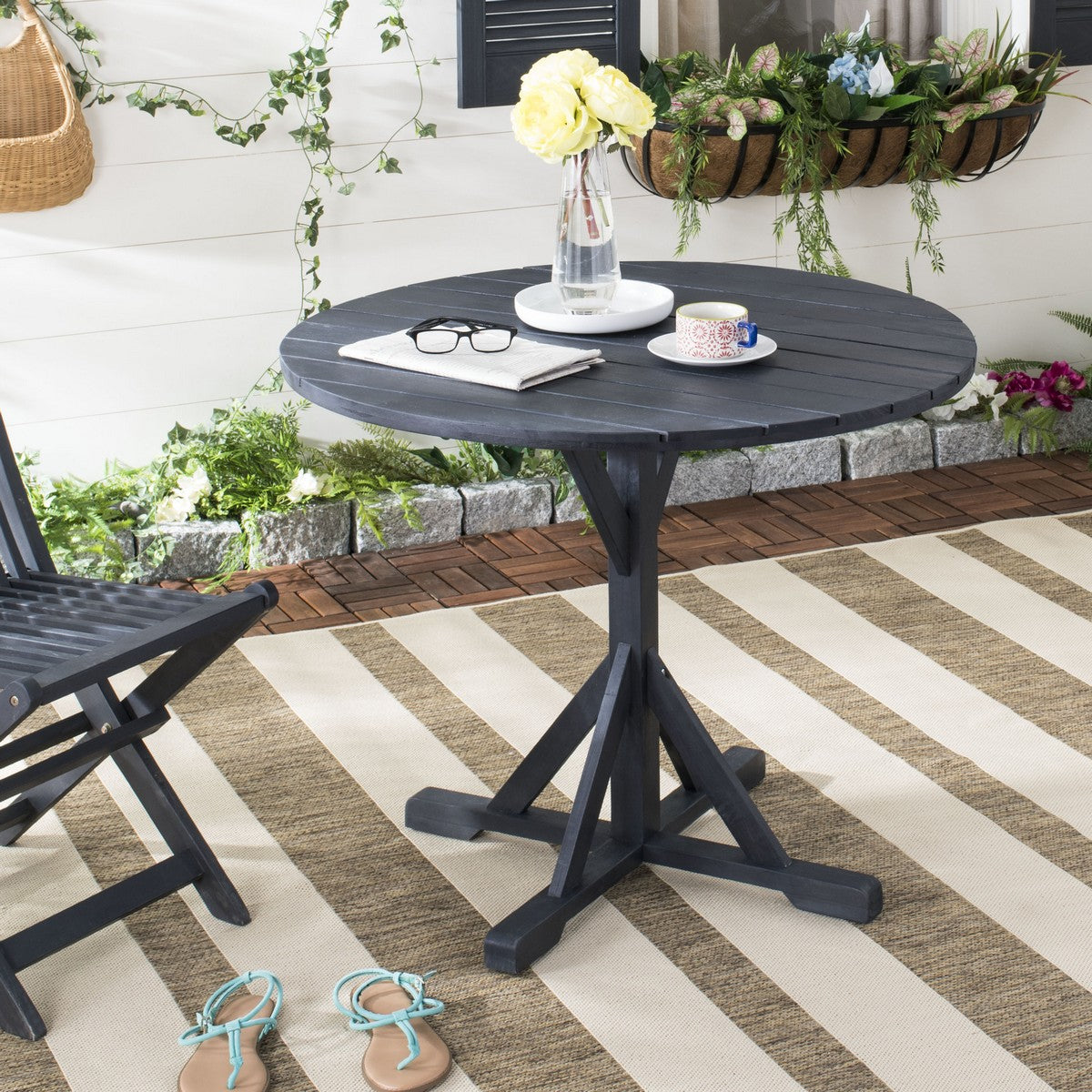 Safavieh Arcata Round Table , PAT6735 - Dark Slate Grey