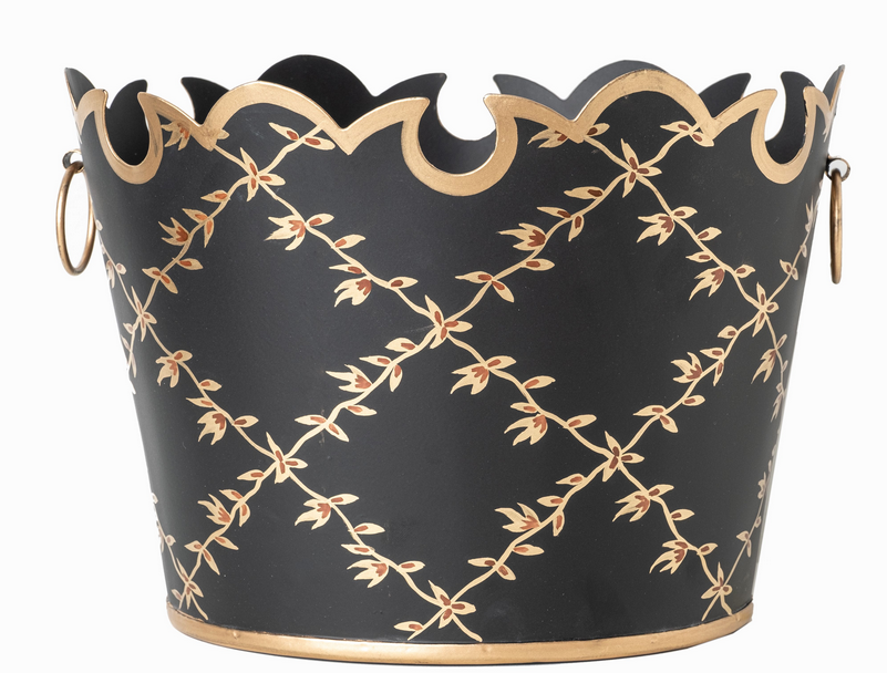 Black Trellis Scalloped Planter