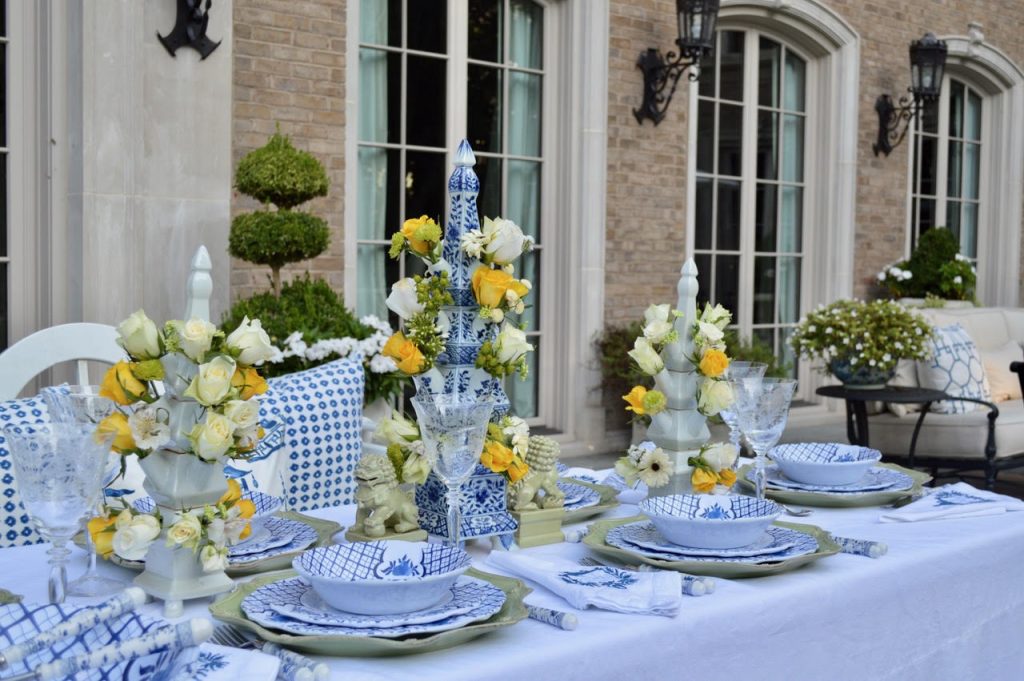 Setting a table with tulipieres and pagoda melamine..... - The ...