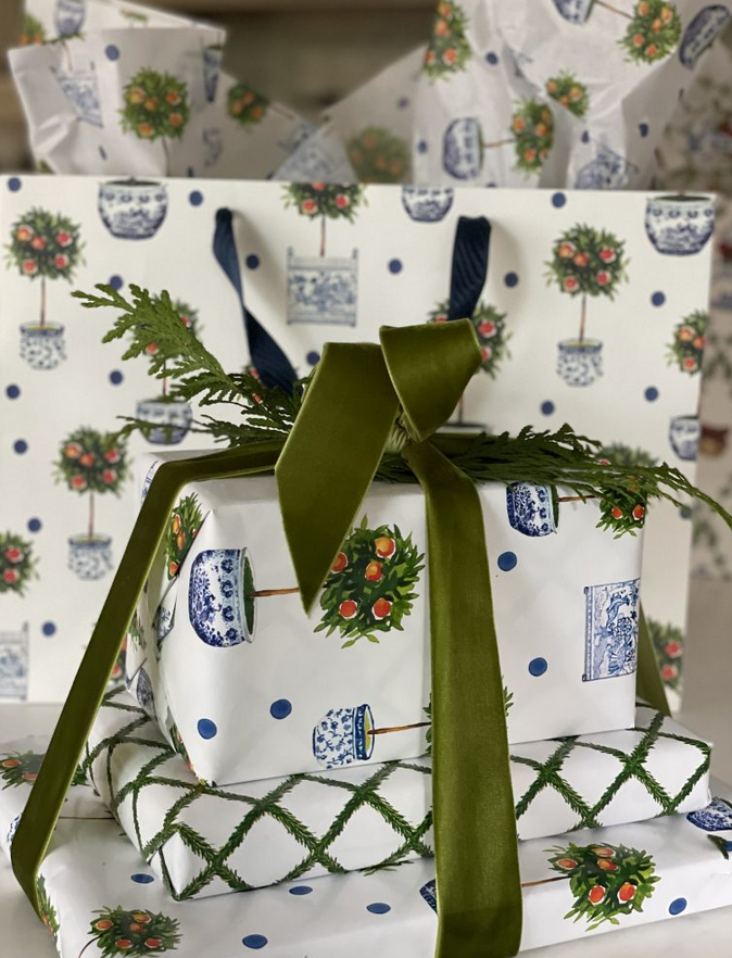 Natural Holiday Gift Wrap with Greenery – Hallstrom Home