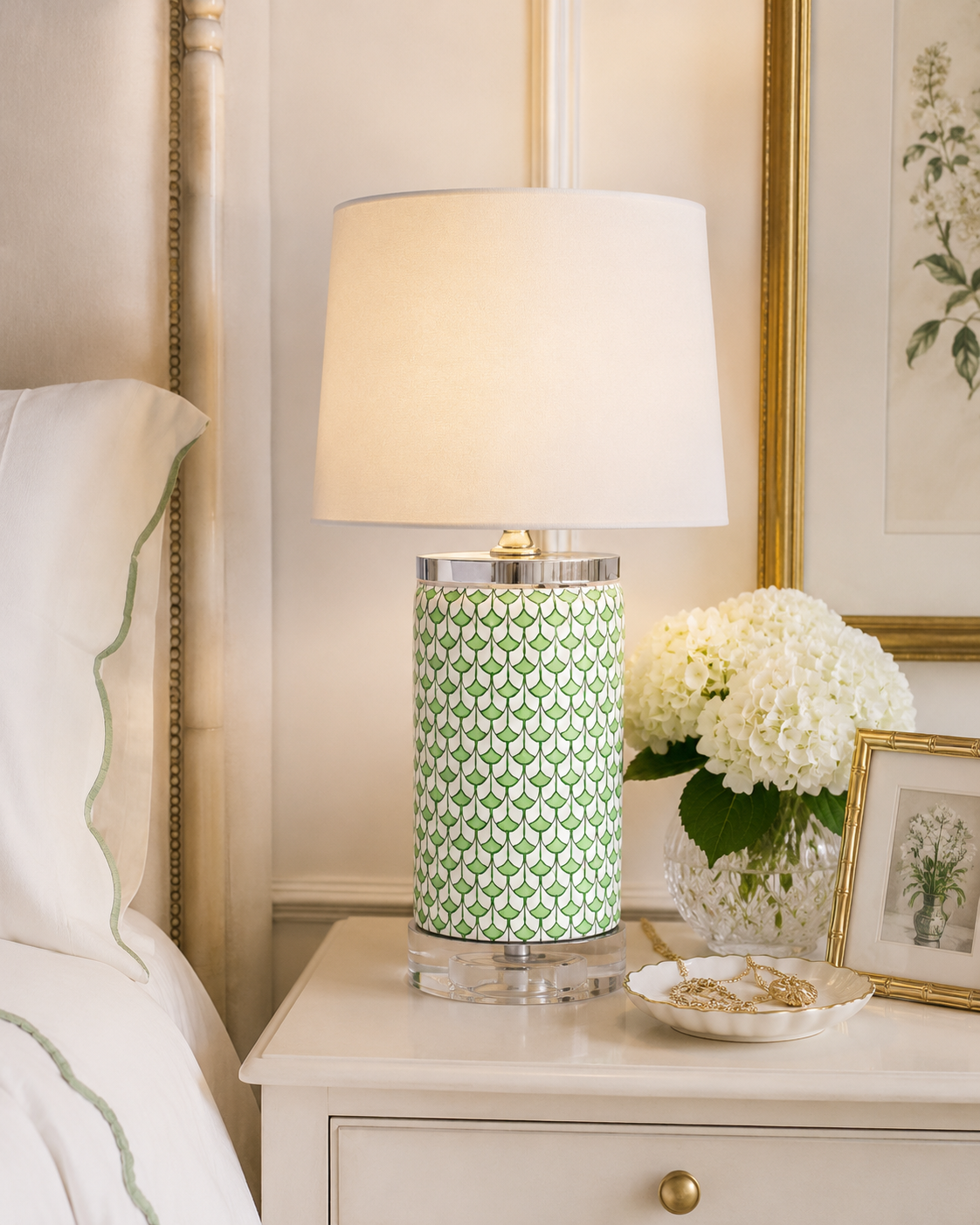Palmetto Green Fish Scale Crystal Lamp