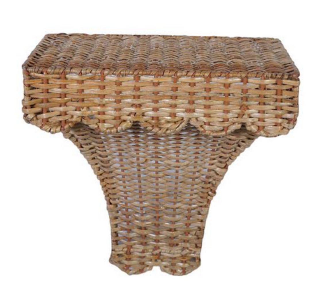 Scalloped Wicker Bracket