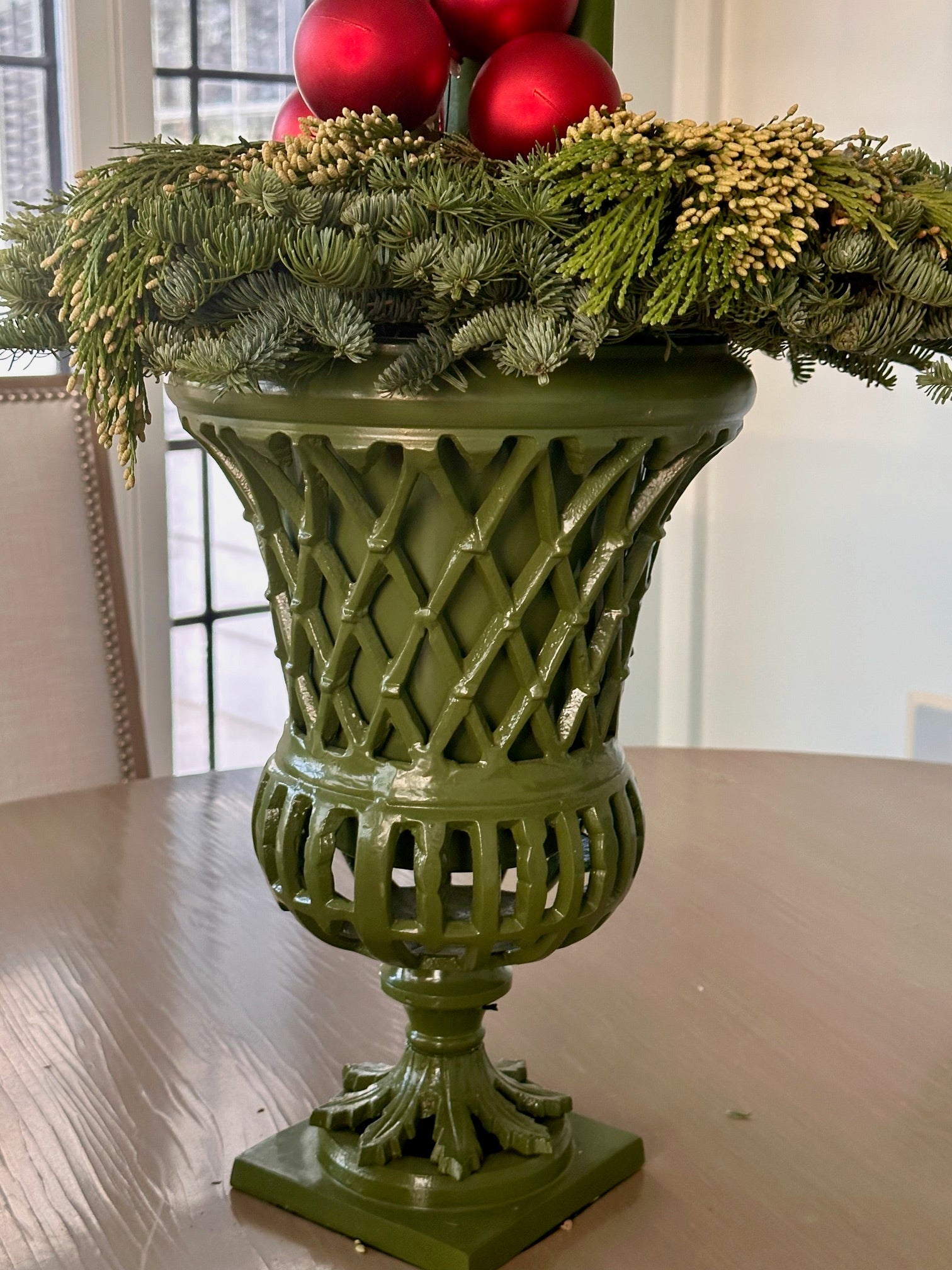 Lawn Green 16" LATTICE URN IN CAST ALUMINUM