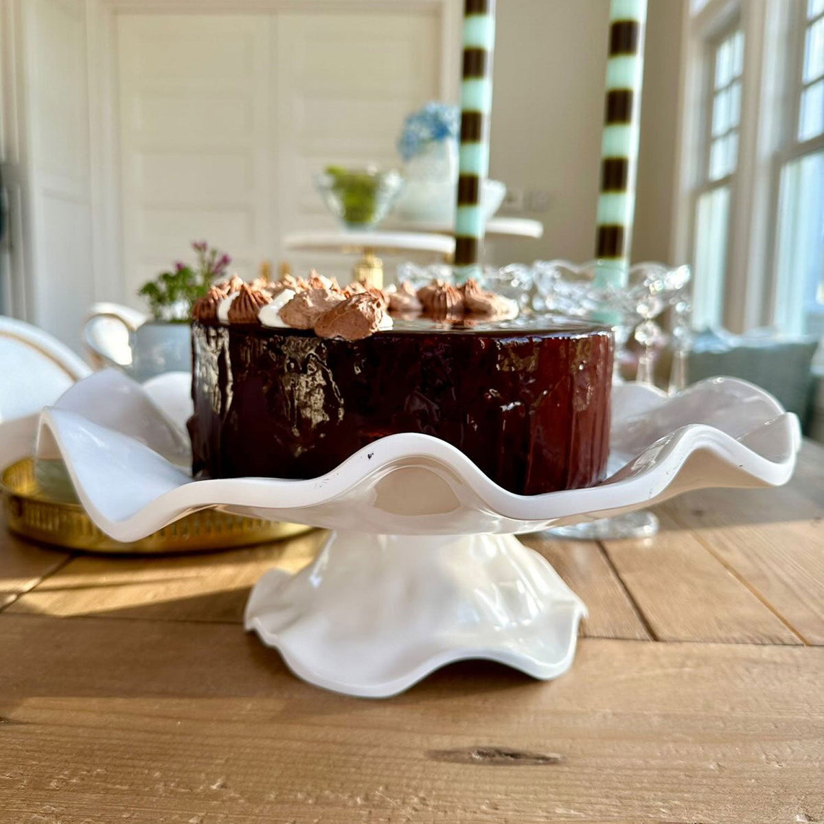 VIDA Havana Pedestal Cake Plate White