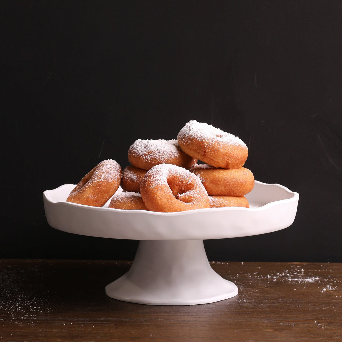 VIDA Nube Round Pedestal Cake Plate (White)