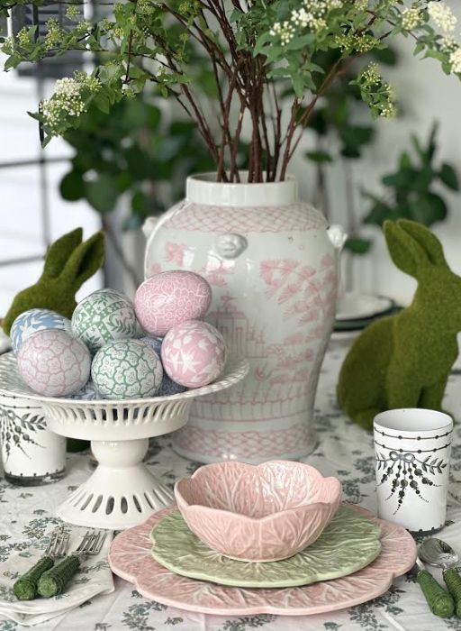 WHITE PIERCED PEDESTAL BOWL