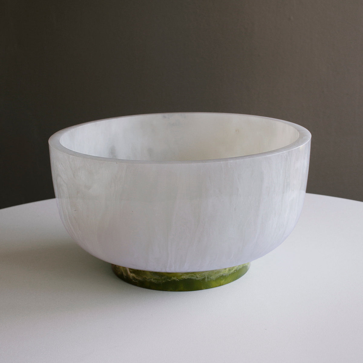 RESIN Rio Large Bowl with Base (White and Green)