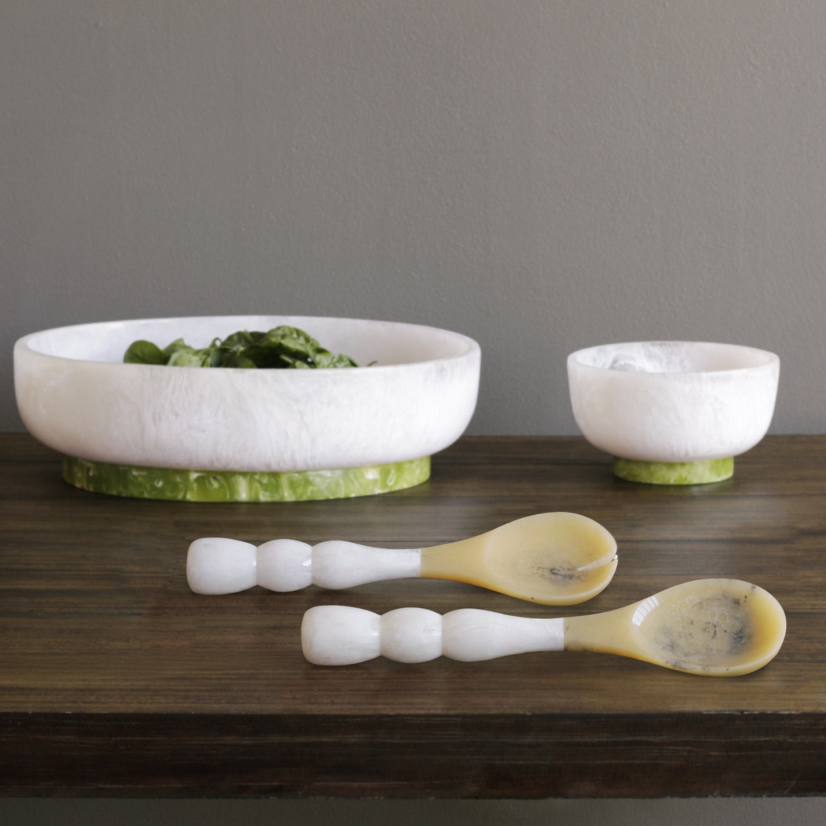 RESIN Rio Small Bowl with Base (White and Green)