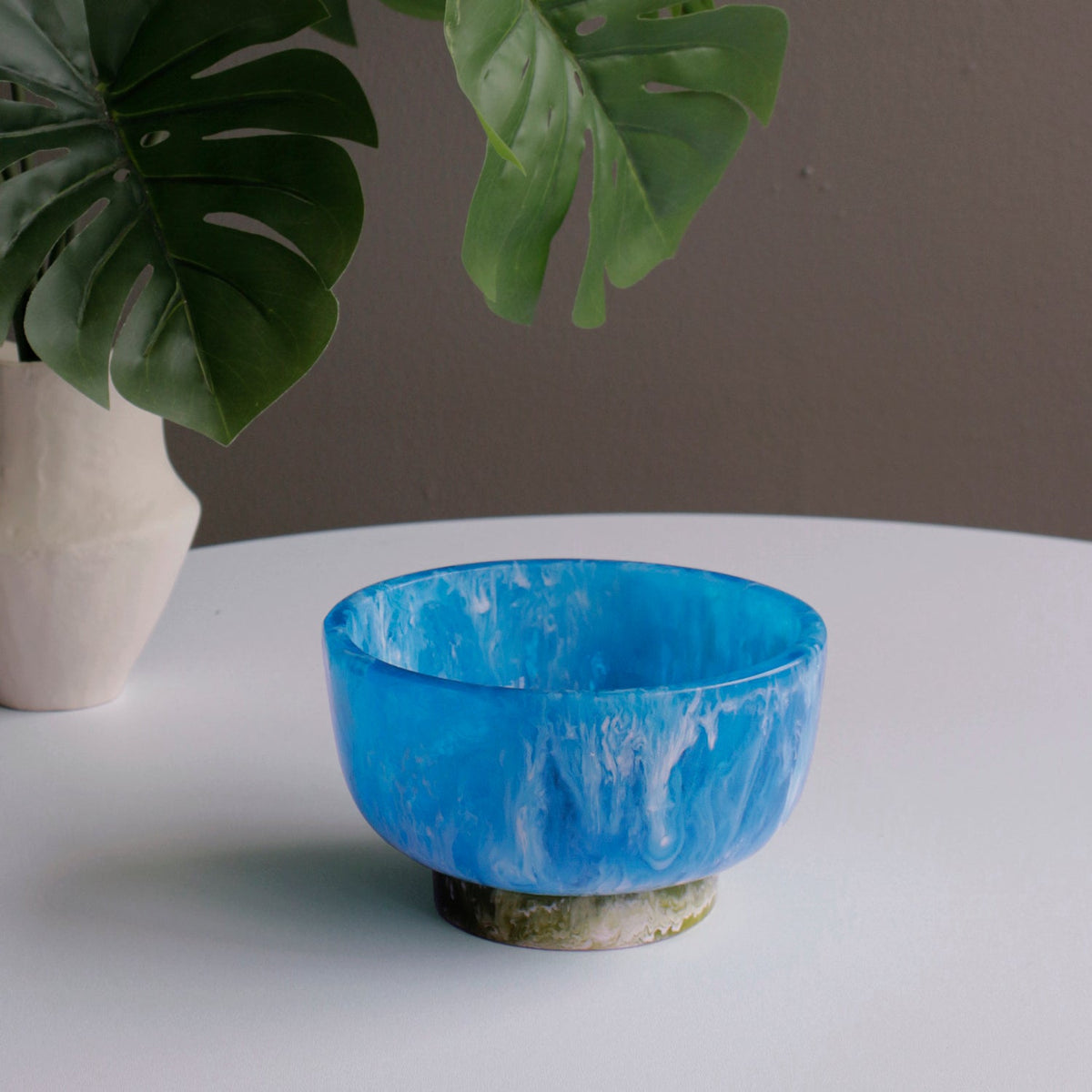 RESIN Rio Small Bowl with Base (Blue and Green)