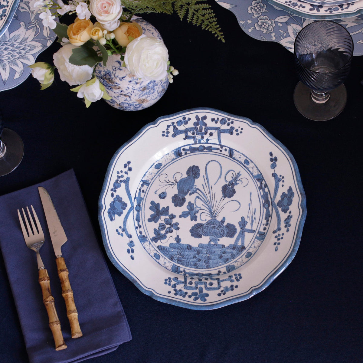 VIDA Faenza Dinner Plate Set of 4 (White and Blue)