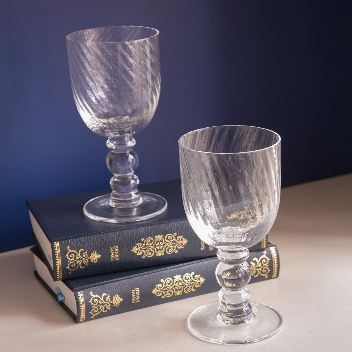 GLASS French Swirl Wine Set of 4 (Clear) 8 fl oz