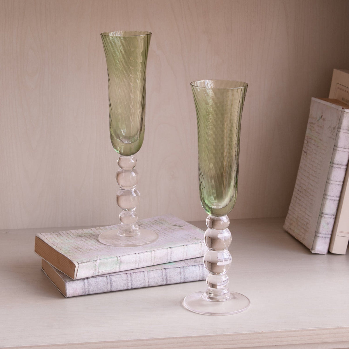 GLASS French Swirl Champagne Flute Set of 4 (Green) 6 fl oz
