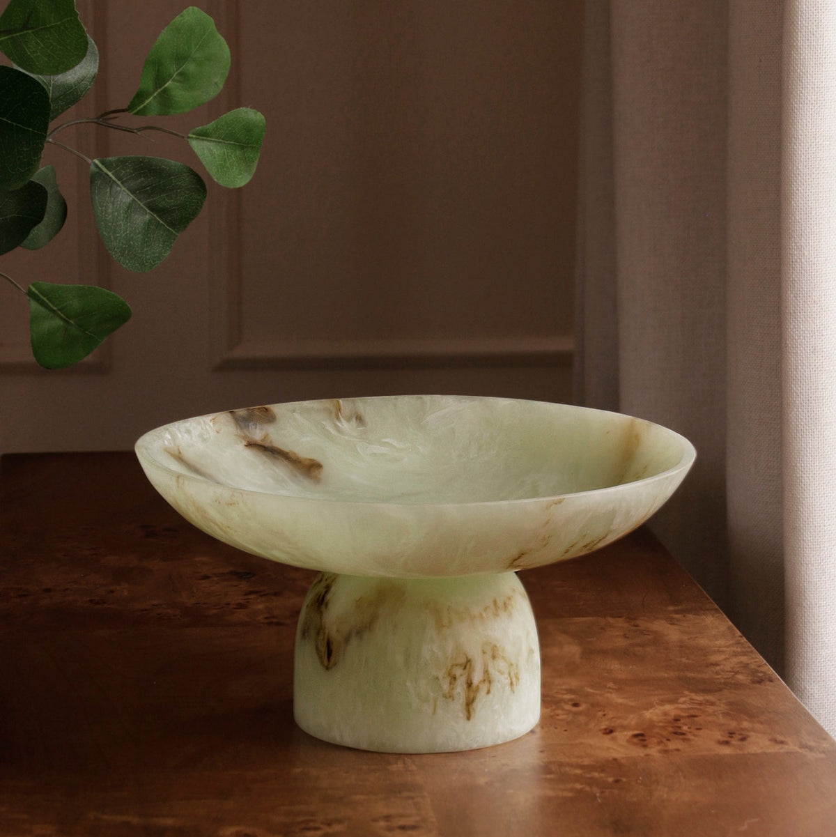 RESIN Giada Medium Pedestal Jade Swirl