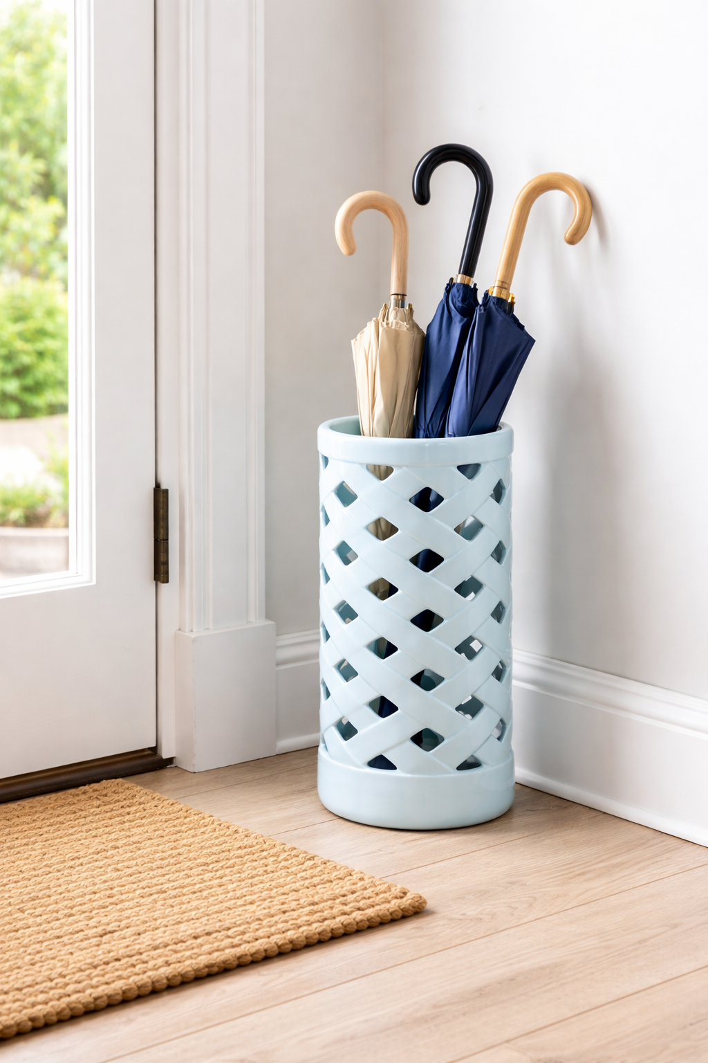 Light Blue Lattice Umbrella Stand