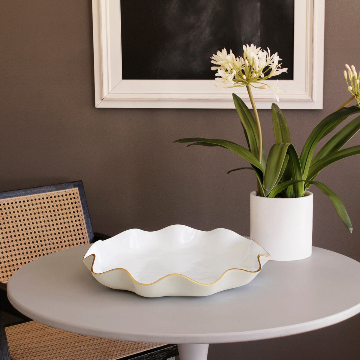 ENCANTO Carola  Large Round Platter (Cream and White)