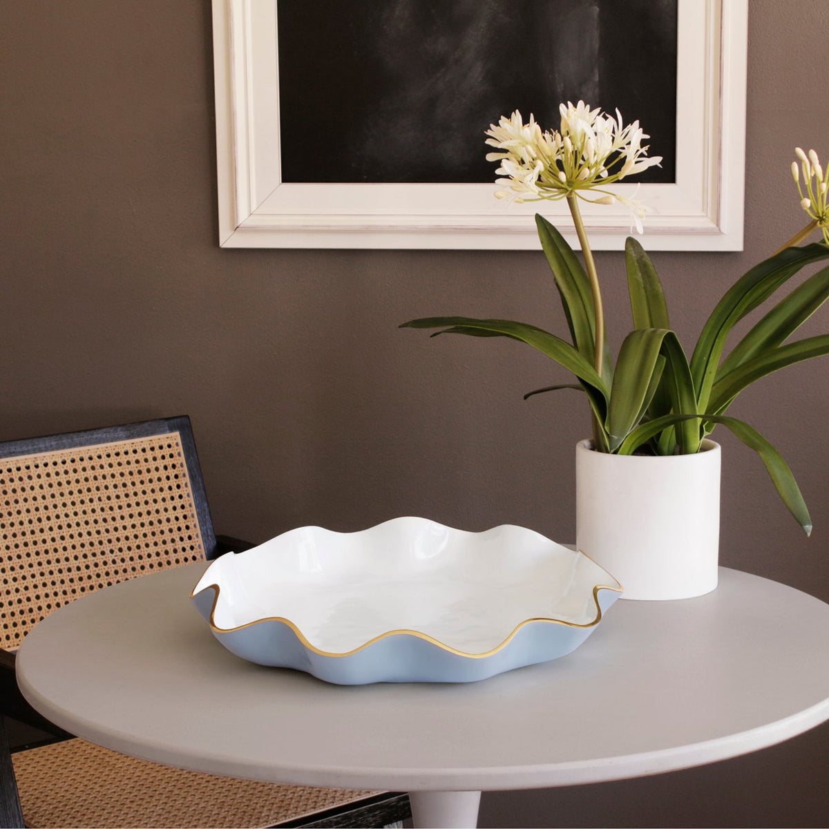 ENCANTO Carola  Large Round Platter (Periwinkle and White)