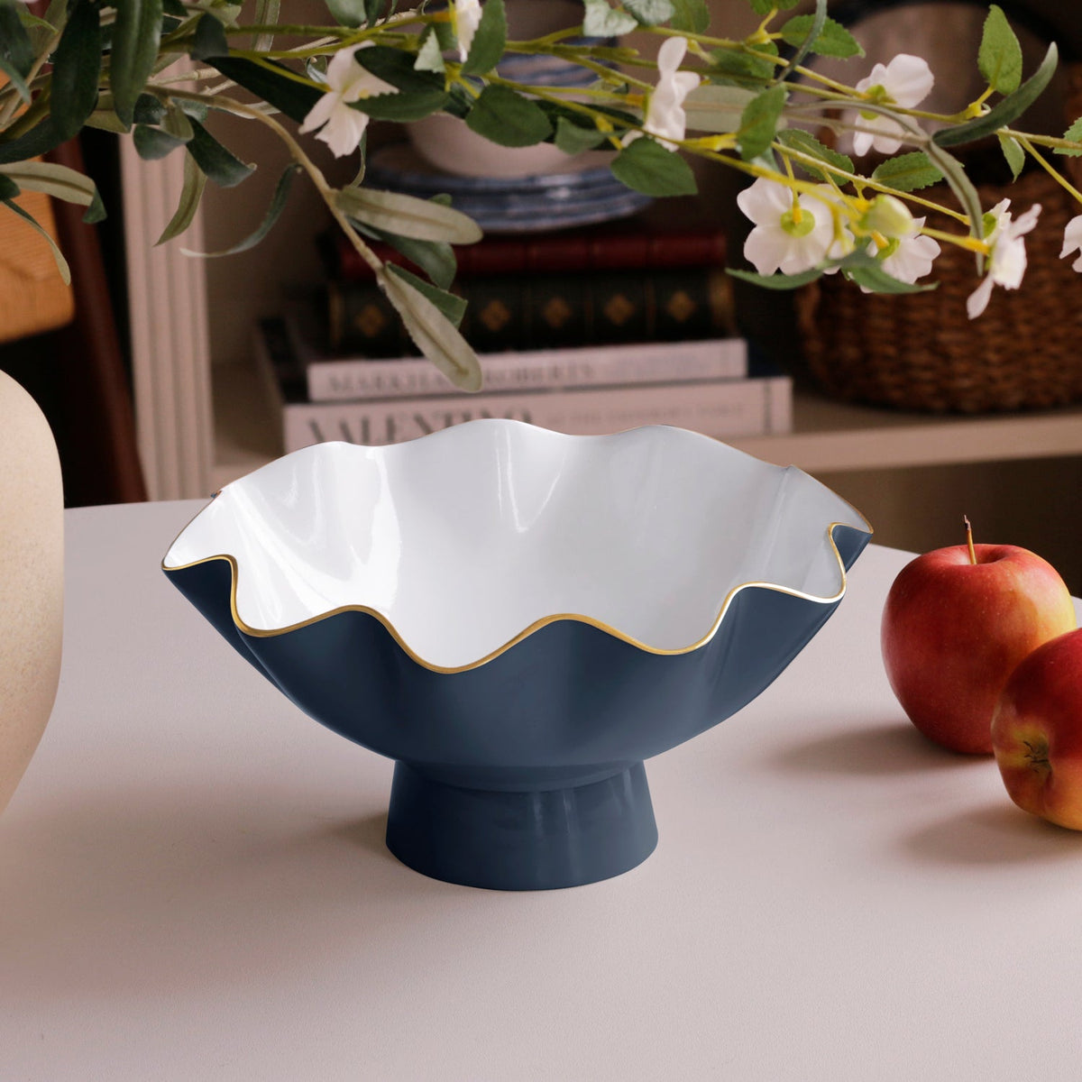 ENCANTO Carola Small Pedestal (Midnight and White)