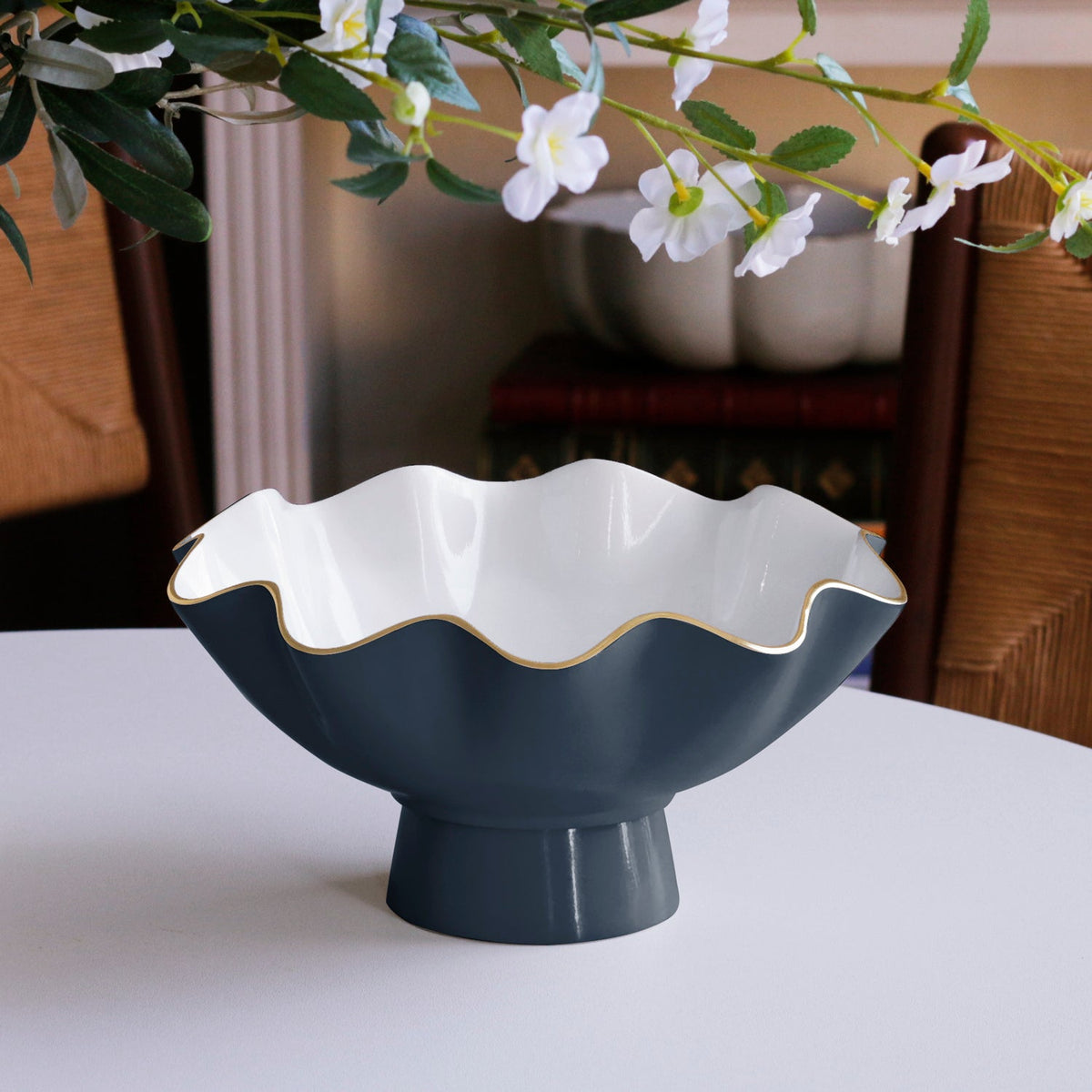 ENCANTO Carola Small Pedestal (Midnight and White)