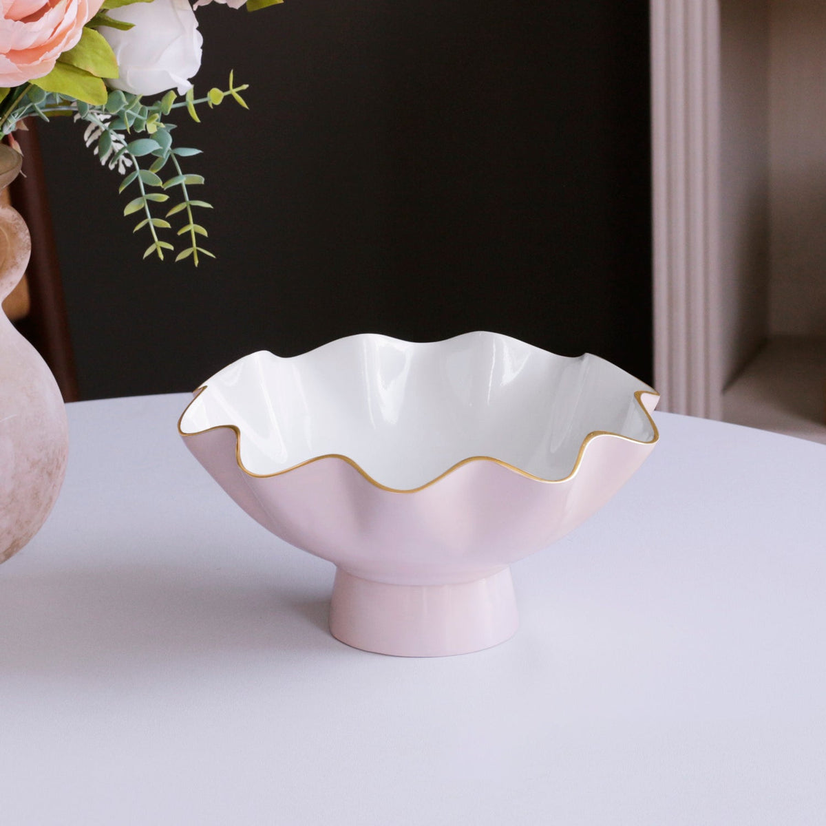 ENCANTO Carola Small Pedestal (Camellia and White)