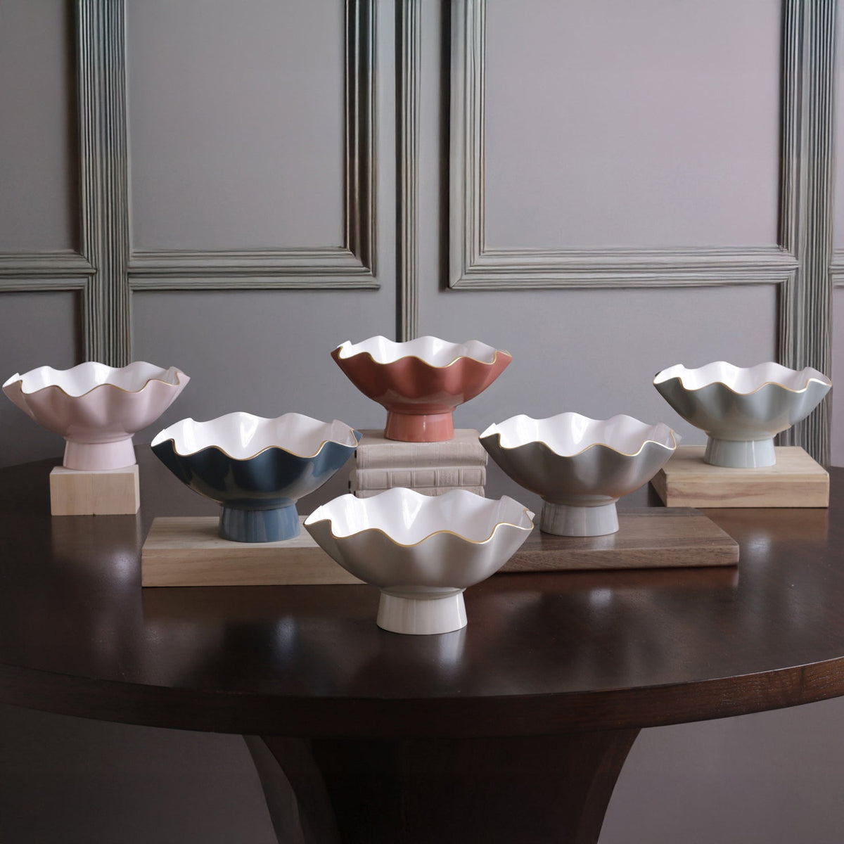 ENCANTO Carola Small Pedestal (Dove and White)