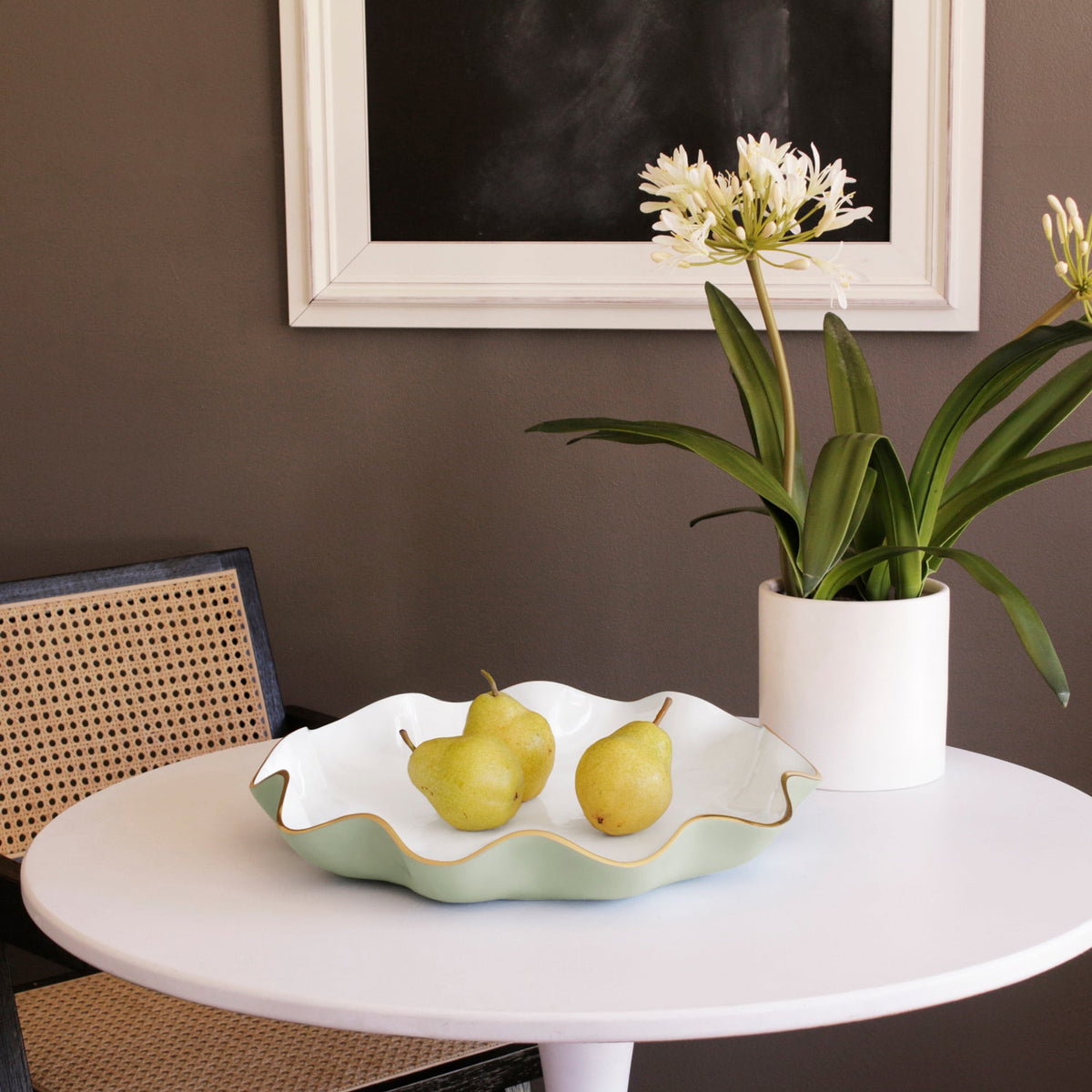 ENCANTO Carola  Large Round Platter (Pistachio and White)