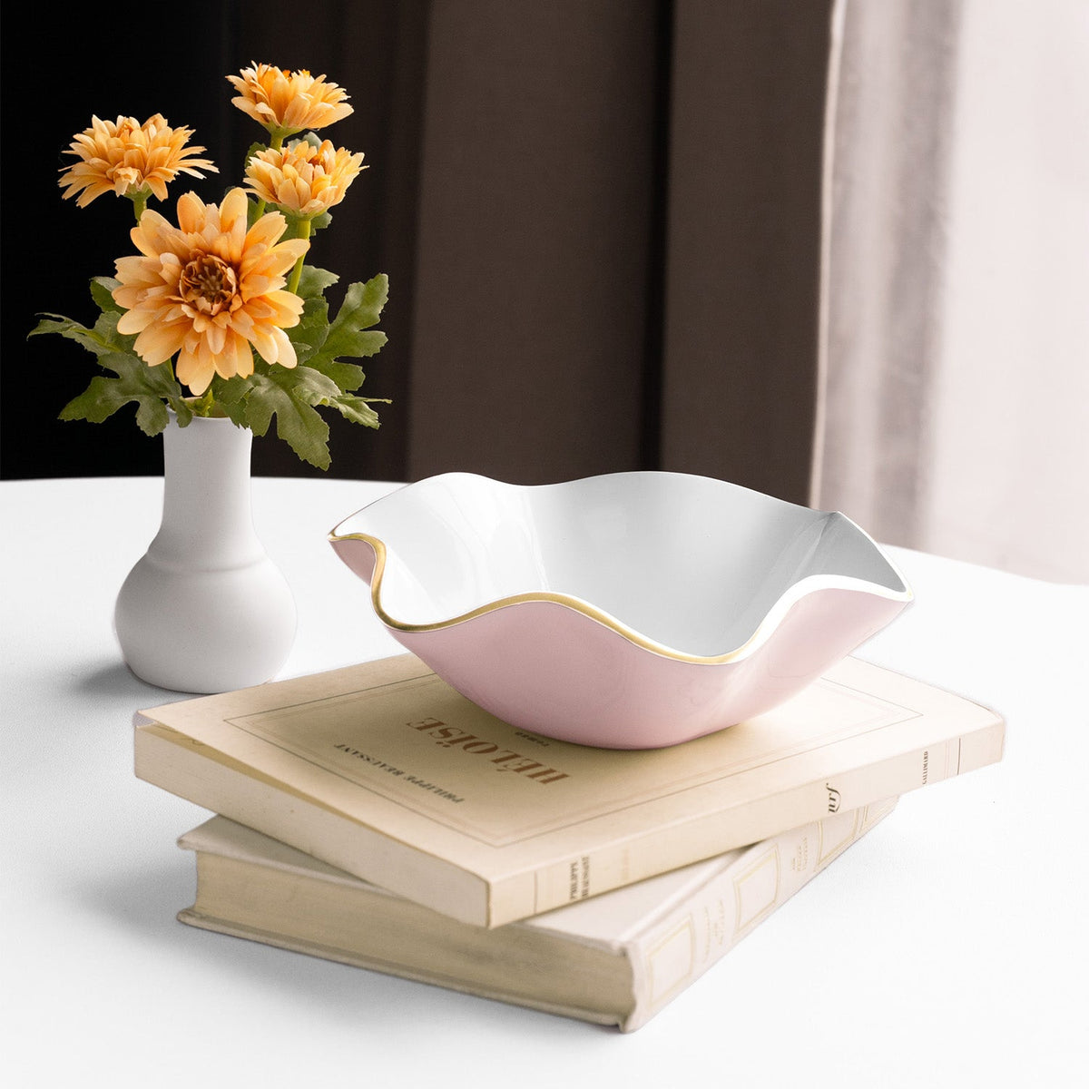 ENCANTO Carola Small Round Bowl (Camellia and White)