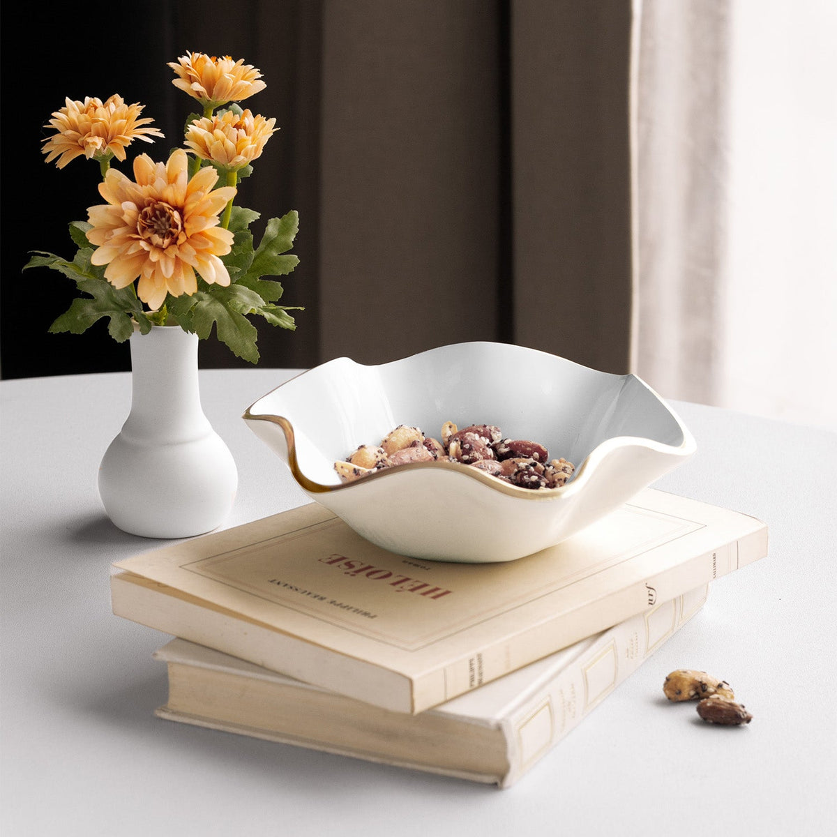 ENCANTO Carola  Small Round Bowl (Cream and White)