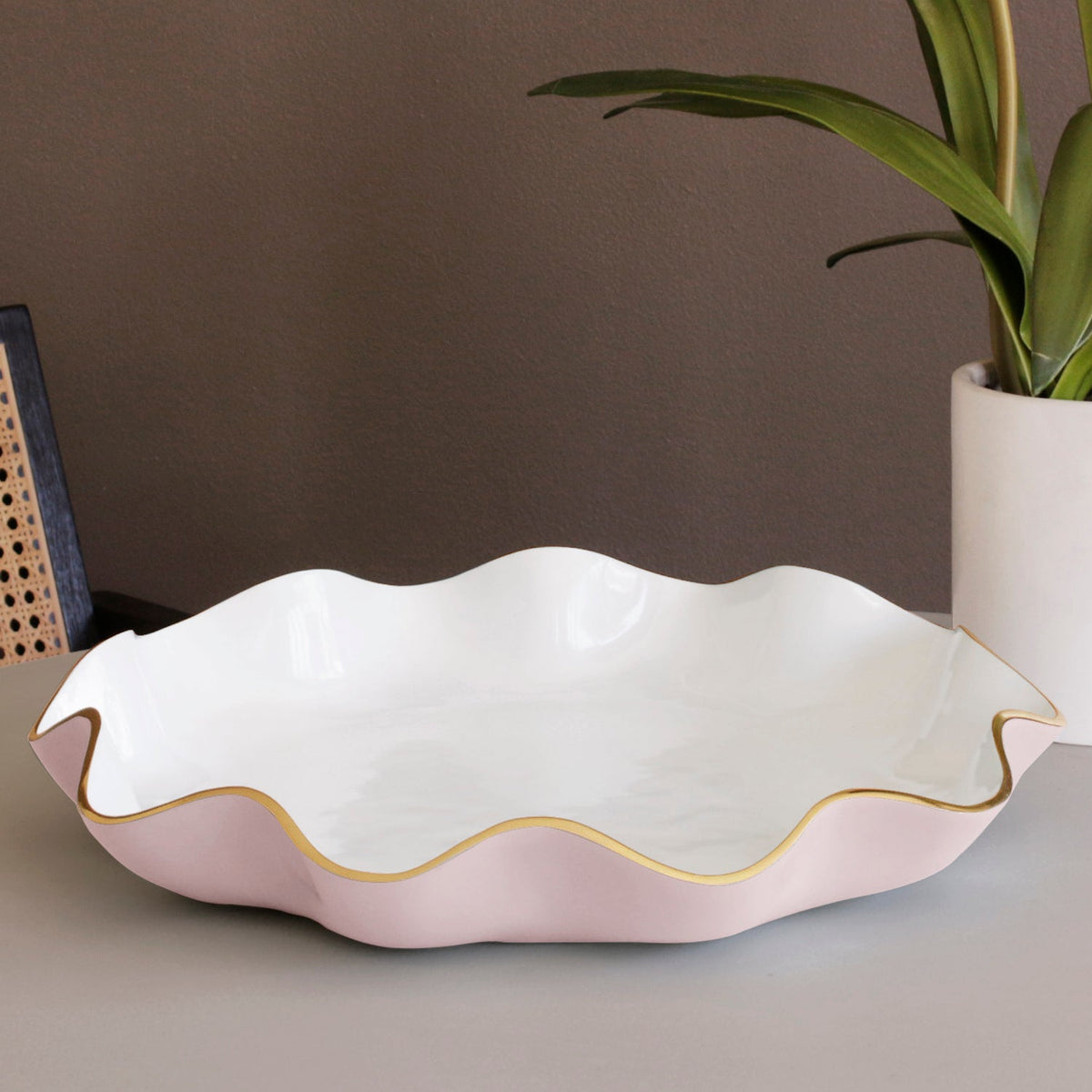 ENCANTO Carola  Large Round Platter (Camellia and White)
