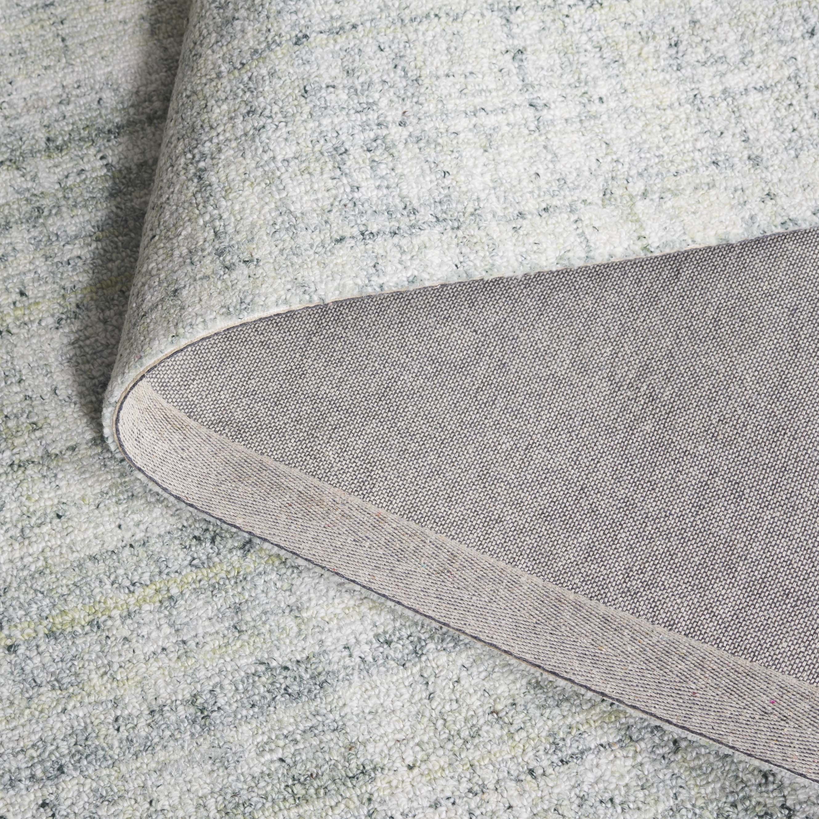 Light Green / Ivory