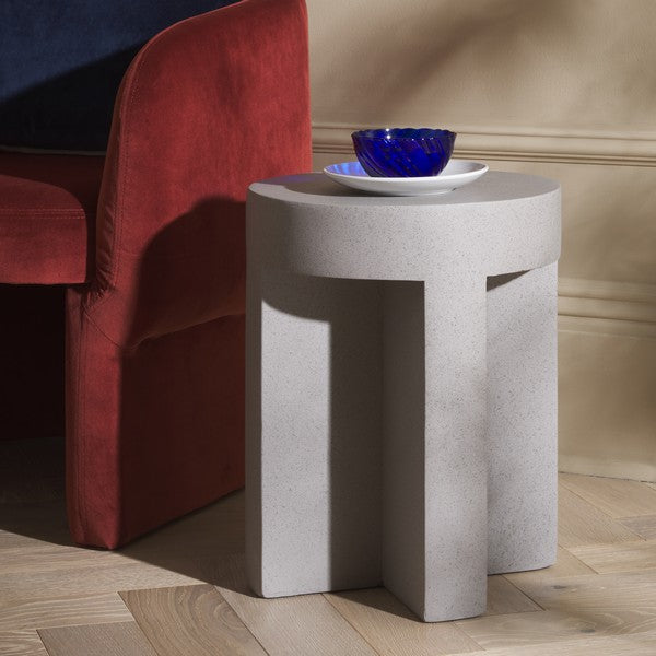 Aldrich Round Accent Table | Safavieh - ACC2821 - Grey