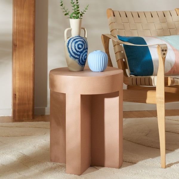 Aldrich Round Accent Table | Safavieh - ACC2821 - Terracotta