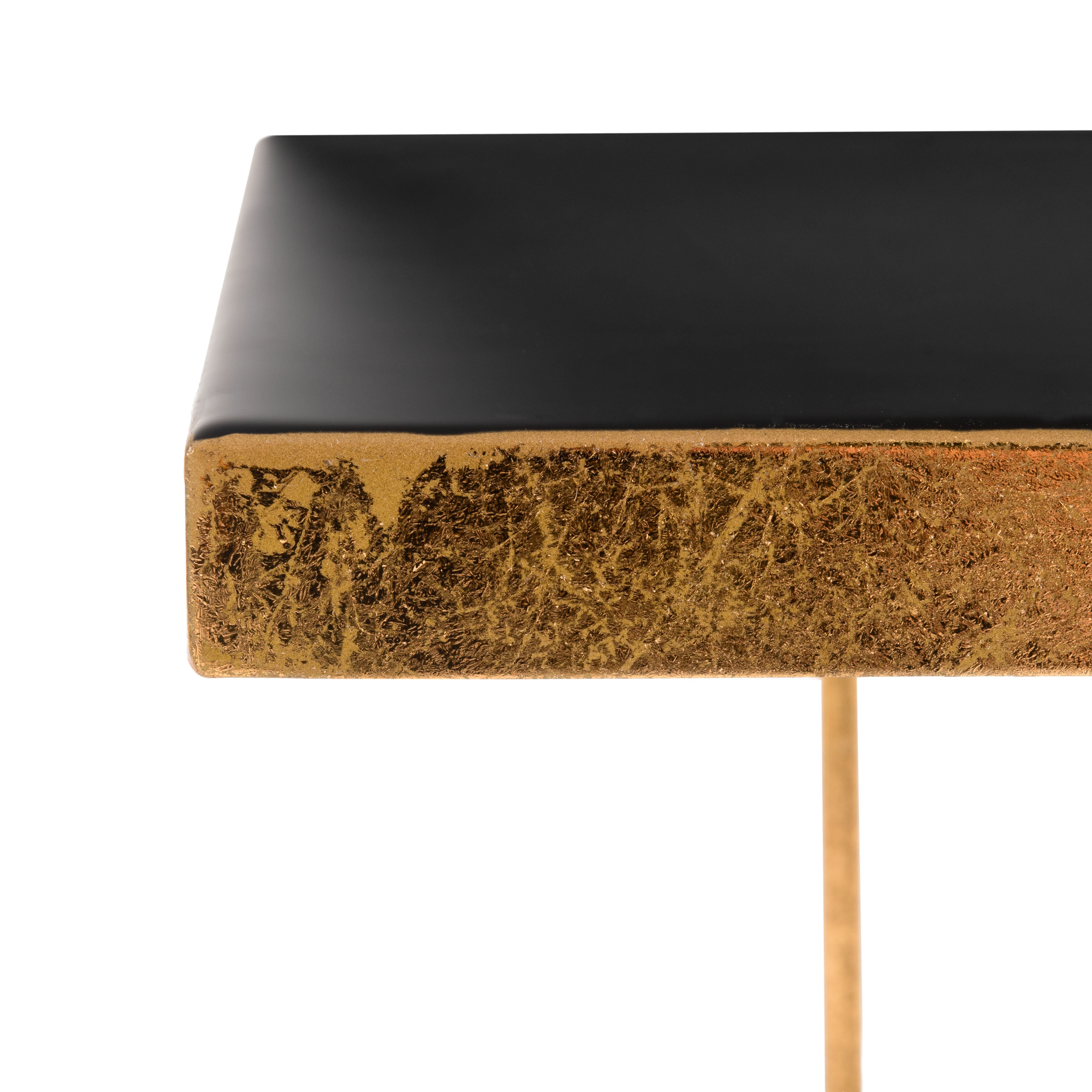 Black / Gold