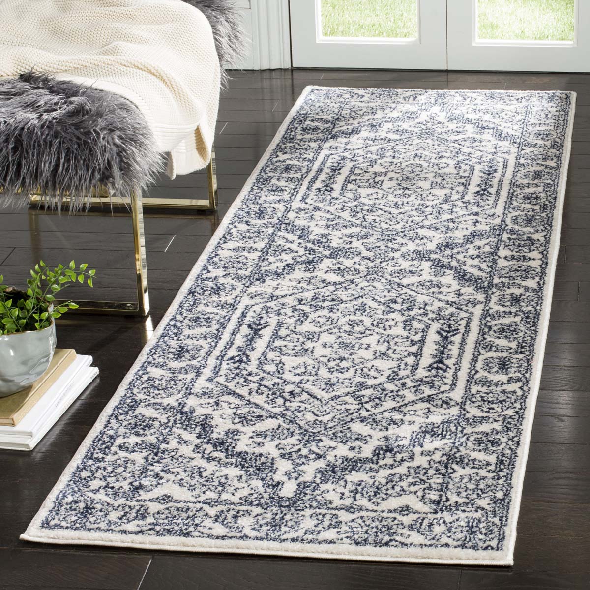Safavieh Adirondack 108 Rug, Blue, ADR108 - Ivory / Navy