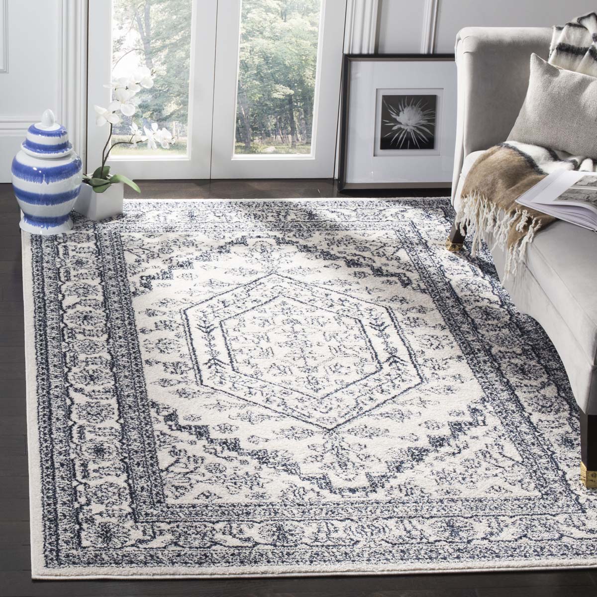 Safavieh Adirondack 108 Rug, Blue, ADR108 - Ivory / Navy