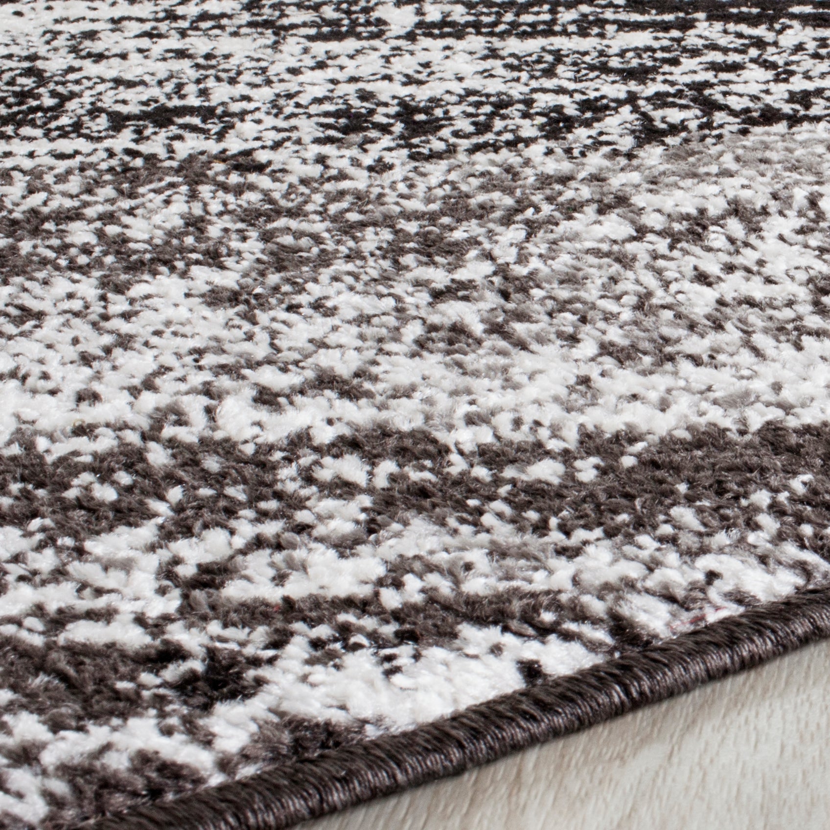 Safavieh Adirondack 112 Rug, Silver, ADR112 - Silver / Black