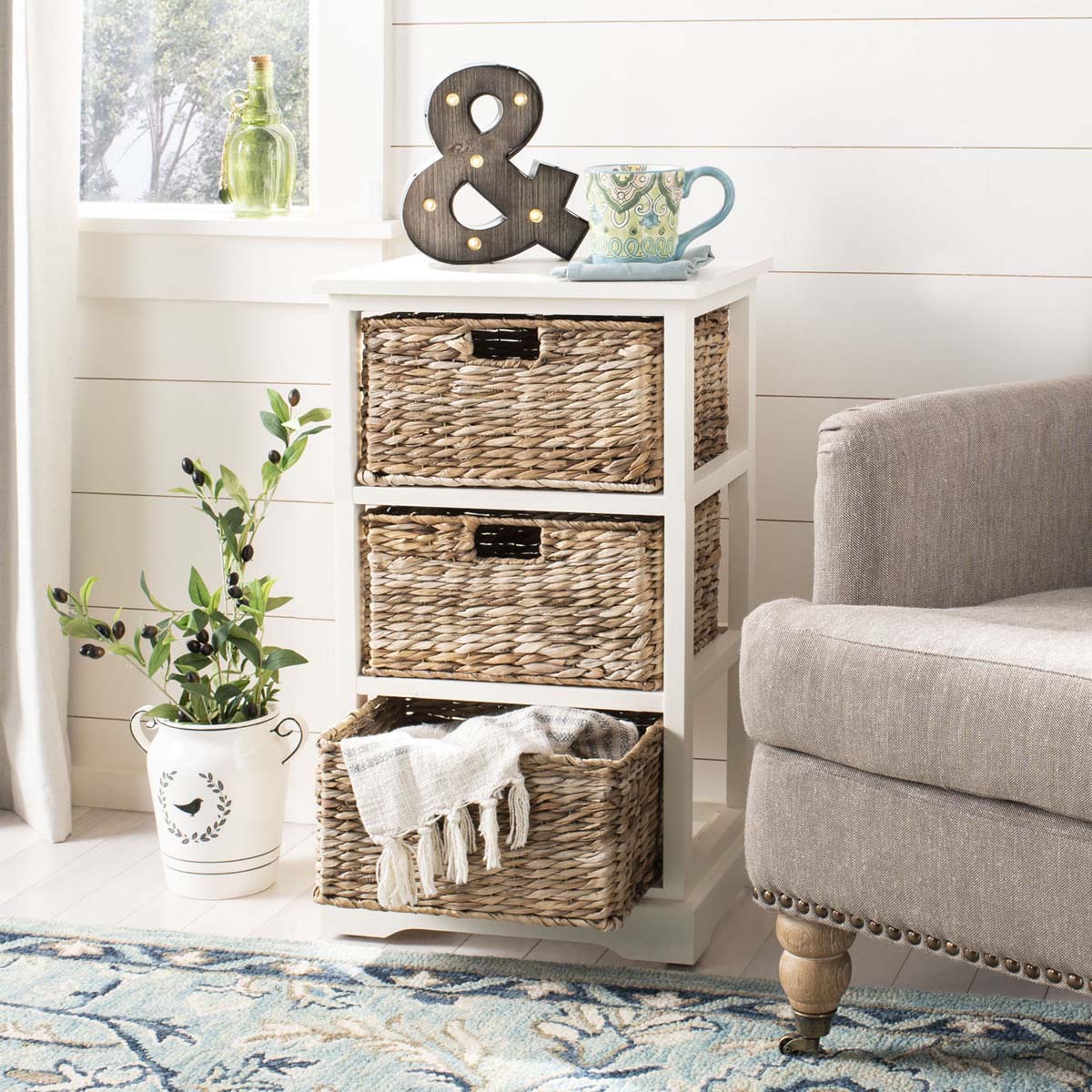 Safavieh Halle 3 Wicker Basket Storage Side Table - Distressed White