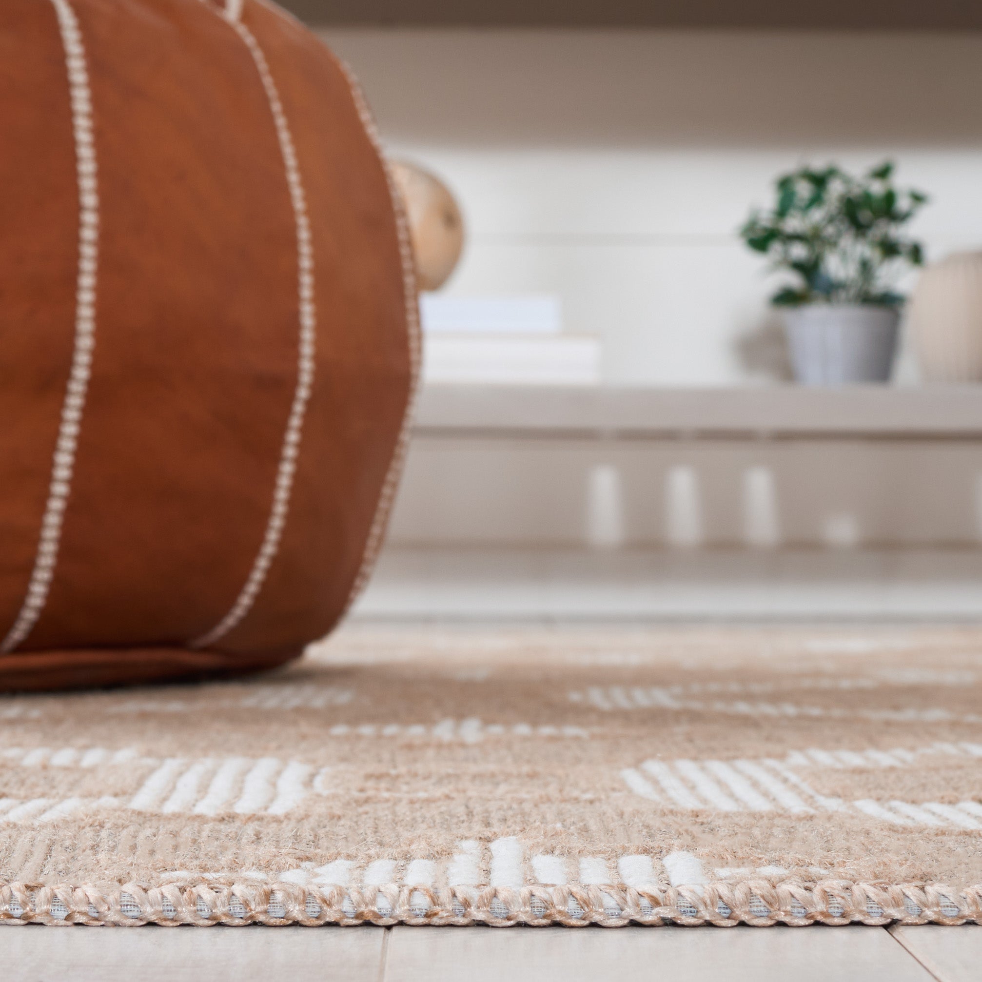 Natural / Ivory