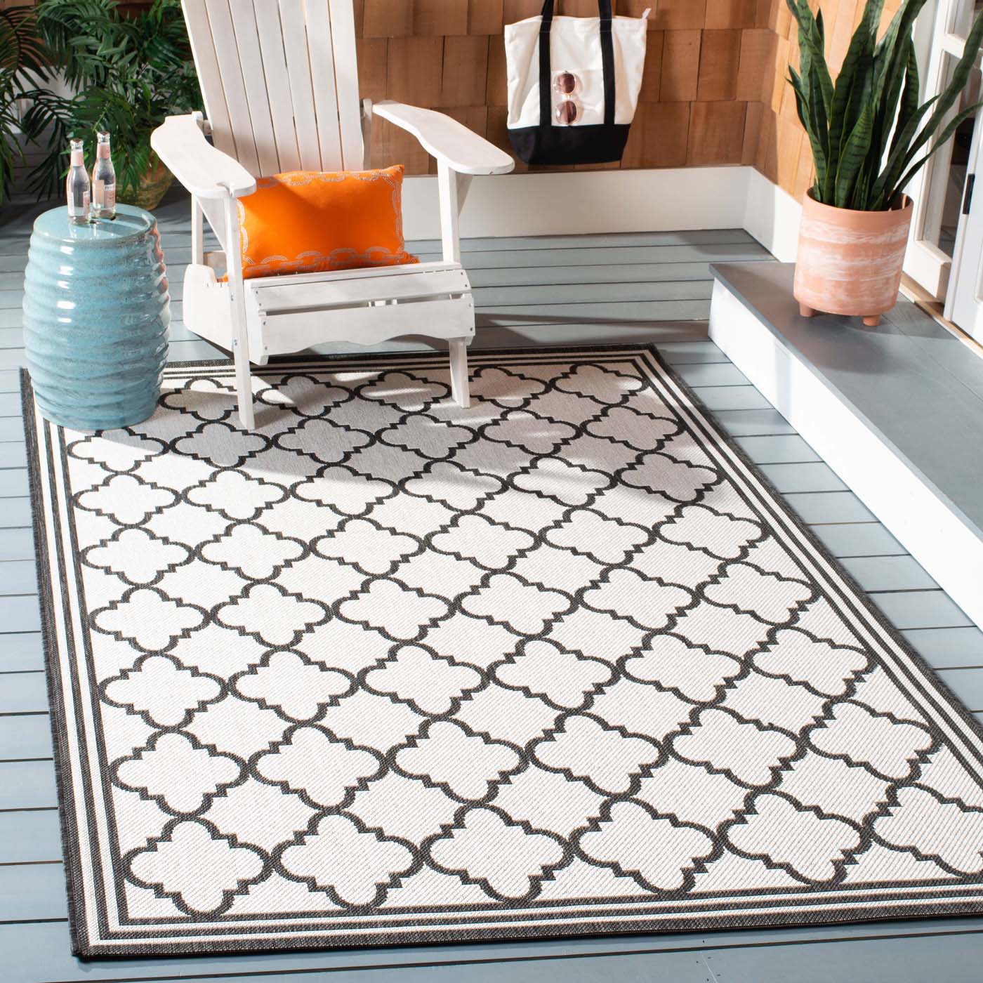 Beach House Rug | Safavieh -  BHS121A - Light Grey / Charcoal