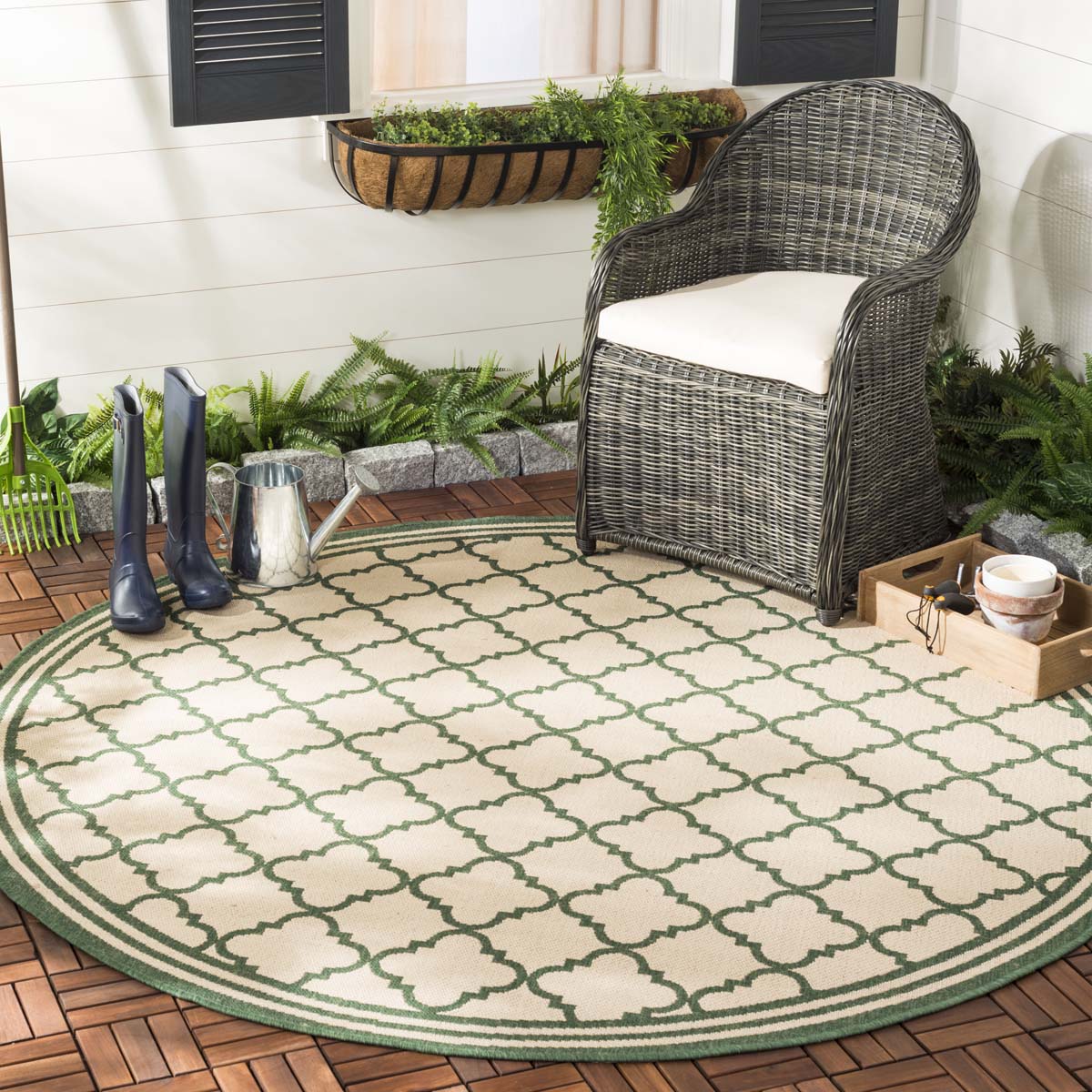 Beach House Rug | Safavieh -  BHS121W - Cream / Green