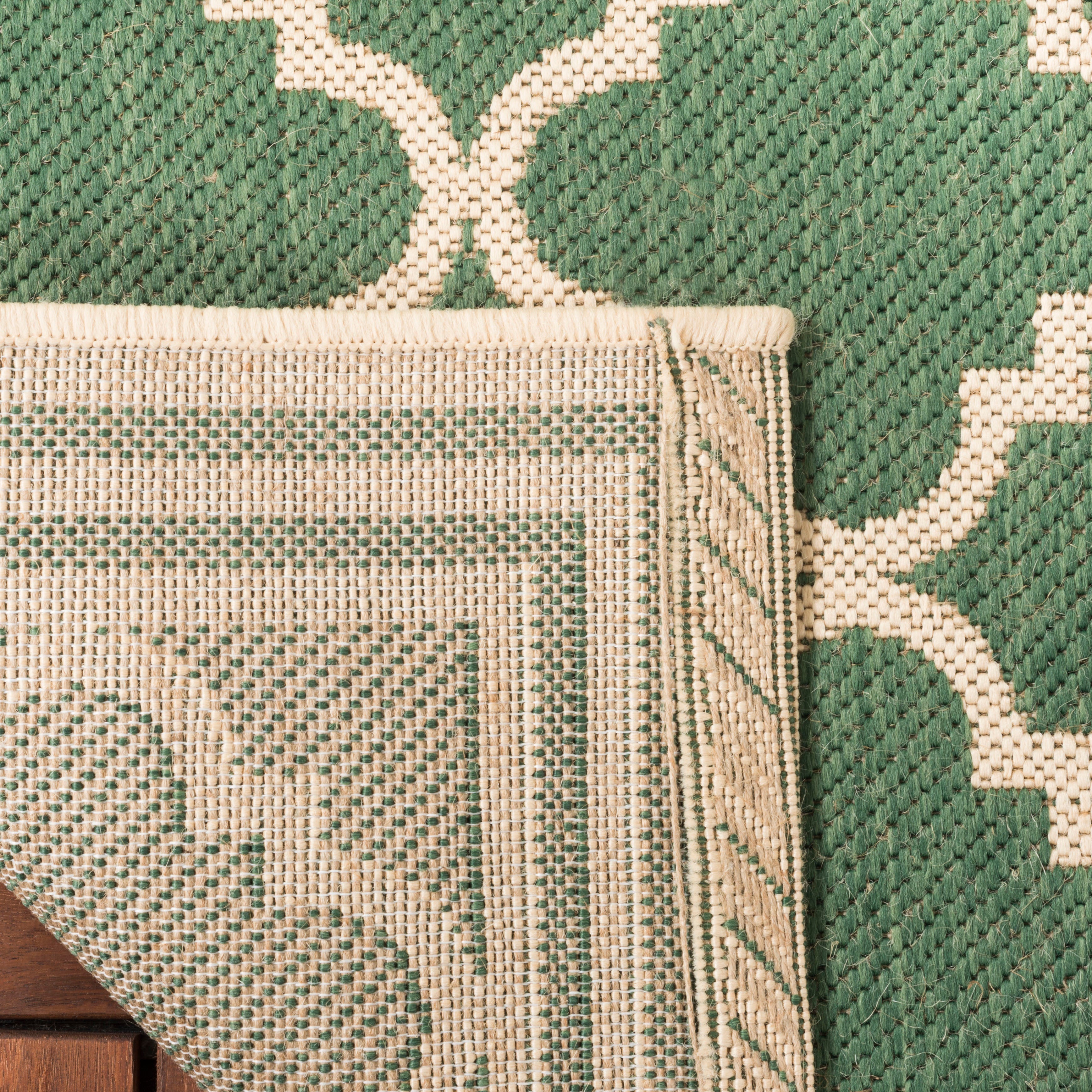 Beach House Rug | Safavieh -  BHS121Y - Green / Cream