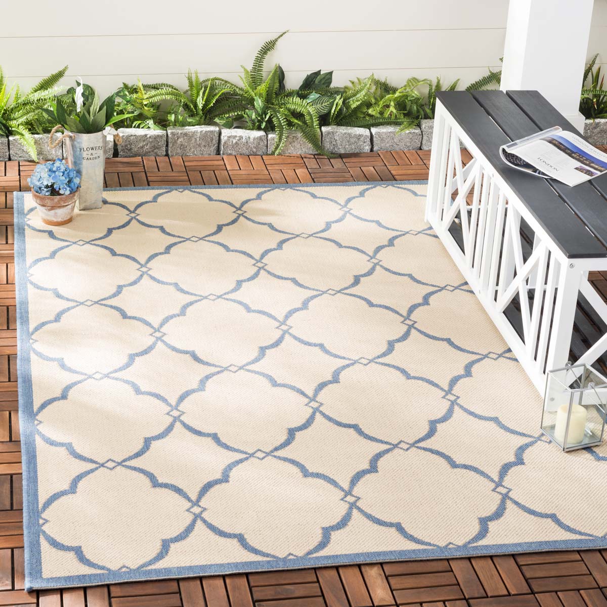 Beach House 125 Rug | Safavieh - BHS125 - Cream / Blue