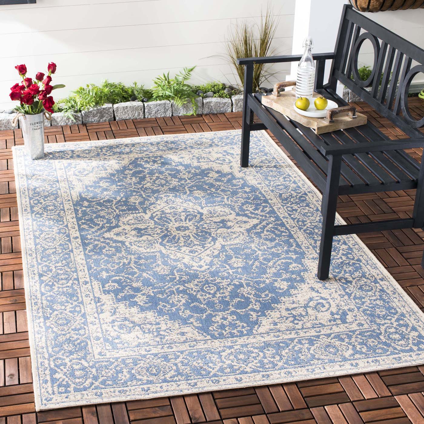 Beach House Rug | Safavieh -  BHS137M - Blue / Cream