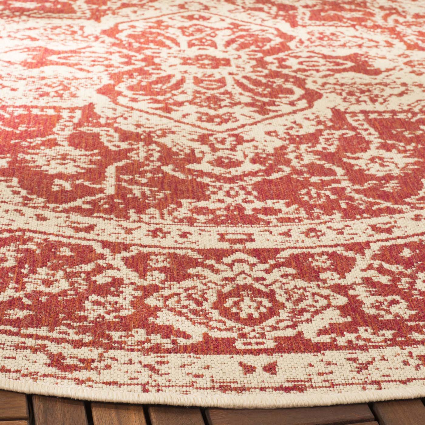 Beach House Rug | Safavieh -  BHS137Q - Red / Cream