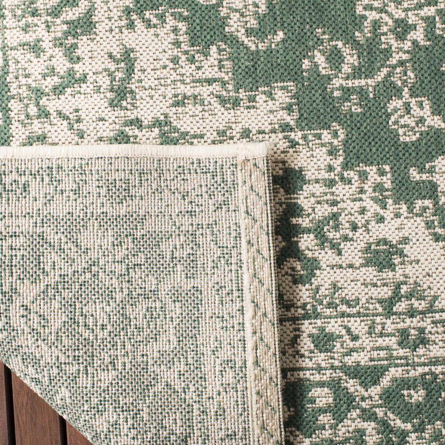 Beach House Rug | Safavieh -  BHS137Y - Green / Cream